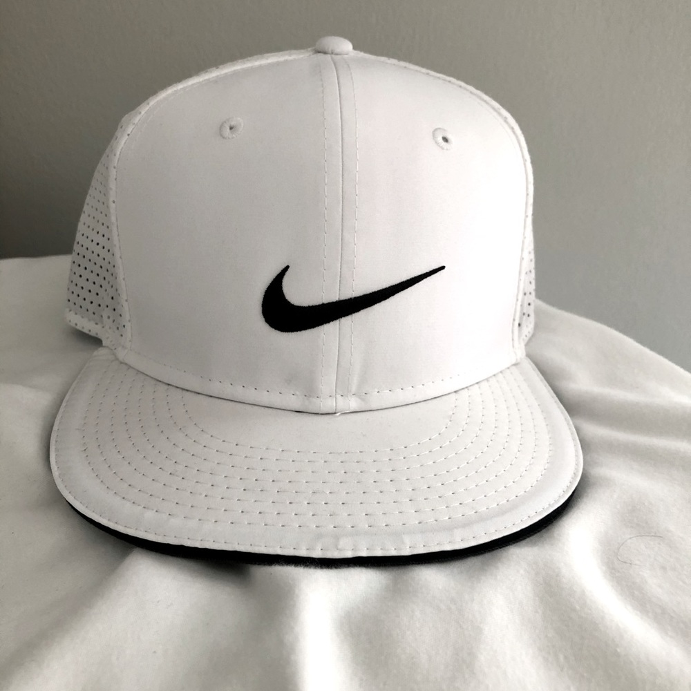 Nike golf hat. Flex size M/L